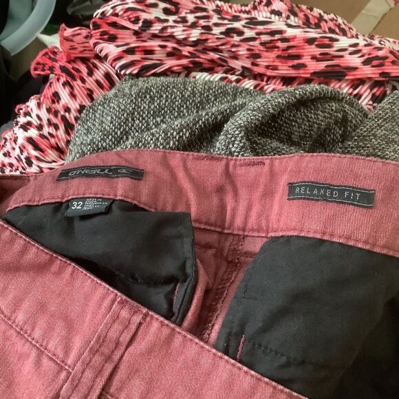 O'Neill Wine Color Relaxed Fit Shorts, available in size 32. These shorts combin - Picture 3 of 3